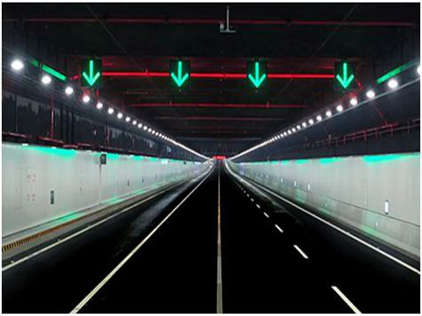 Le rôle des écrans d'affichage de trafic LED sur le pont Shenzhen-Zhongshan