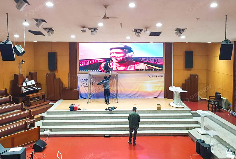 Projet d'écran d'affichage LED intérieur P2.5 à haute brosse pour une église en Corée du Sud