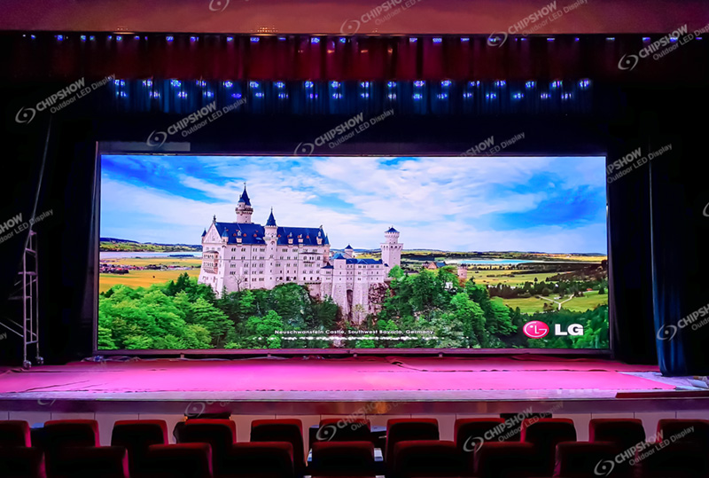 Écran d'affichage LED couleur haute définition d'intérieur C-Max P2.5 avec mur d'écran à rafraîchissement élevé, étude de cas du projet de l'Université de Lanzhou en Chine