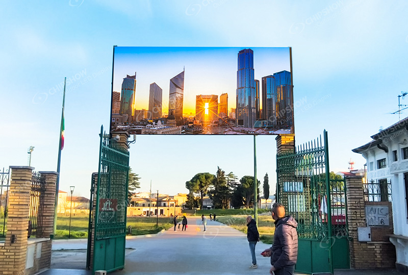 Étude de cas du projet d'écran publicitaire/écran de location extérieur P3.91 situé dans un parc en Italie